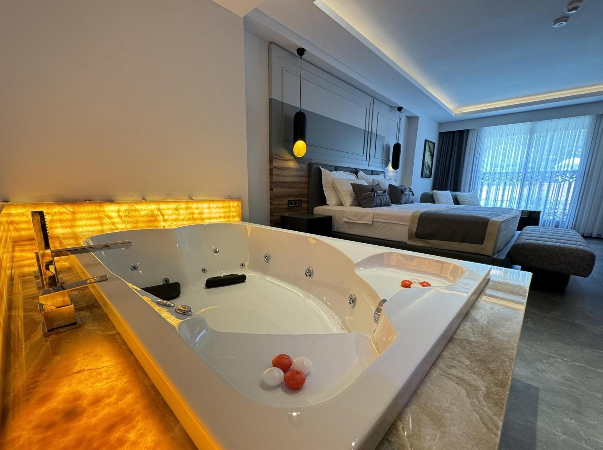 Telmessos City Hotel- Adults Only Fethiye Ngoại thất bức ảnh